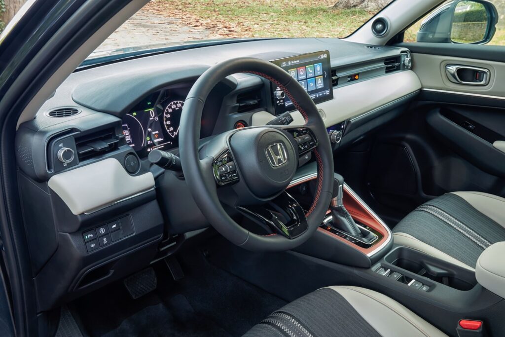 2021 Honda HR-V e:HEV wnętrze