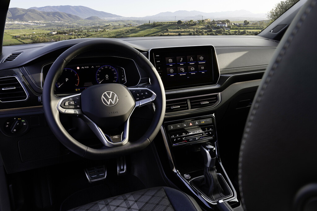 Volkswagen T-Cross wnętrze 2024